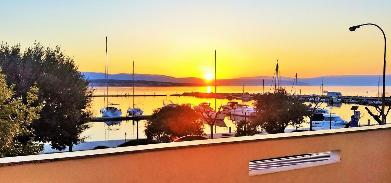 Obala Apartment & Studios Малинска Экстерьер фото