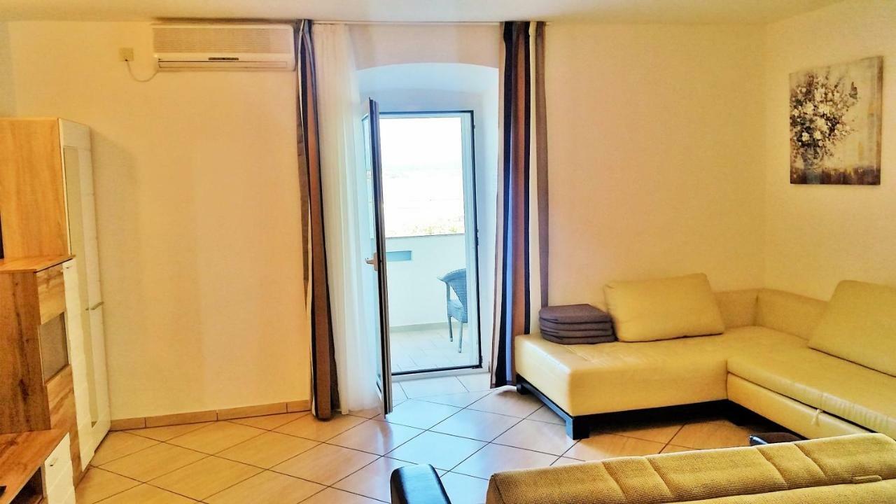 Obala Apartment & Studios Малинска Экстерьер фото